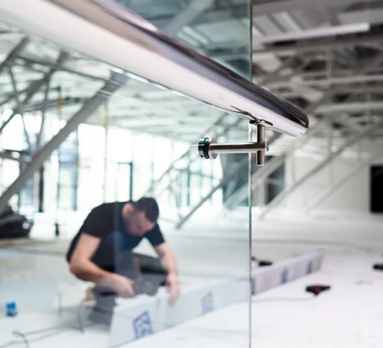Brandon, FL highly skilled glass repair technicians
